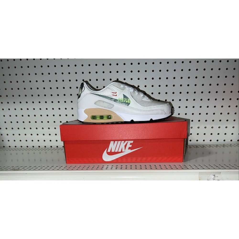 Nike Air Max 90 SE White Neptune Green Womens Athletic Shoes Size 6 DO9850-100
